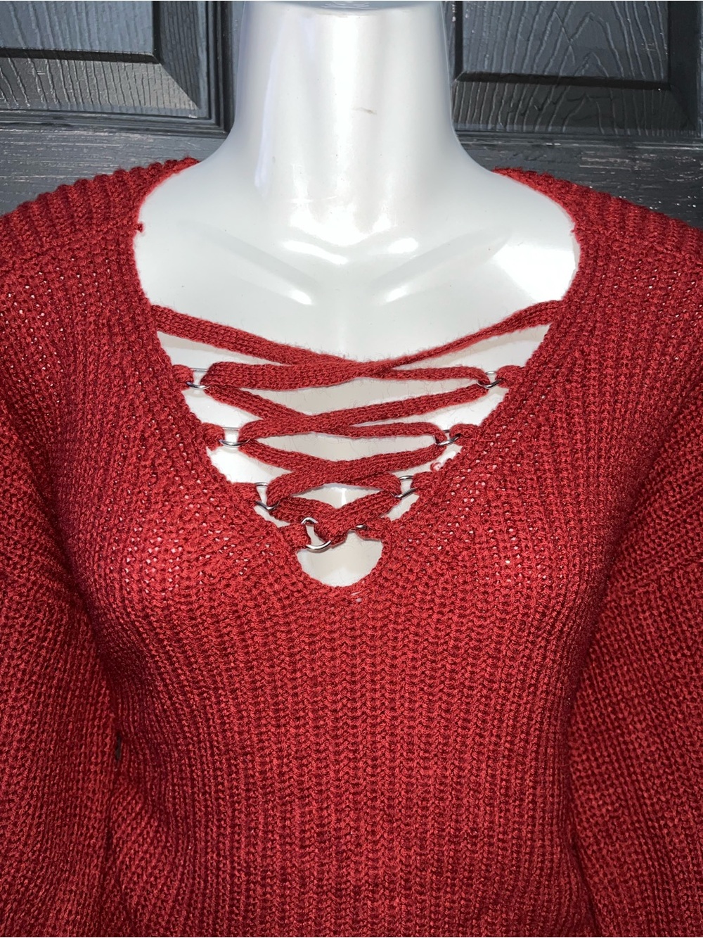 Womenβs Pink Rose Lace-Up V-Neck Knit Sweater β Burgundy Red (Size Medium) β¨ - Picture 3 of 12